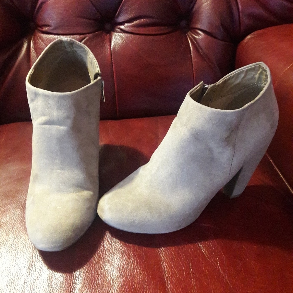 Mossimo Beige Suede Booties Size 10